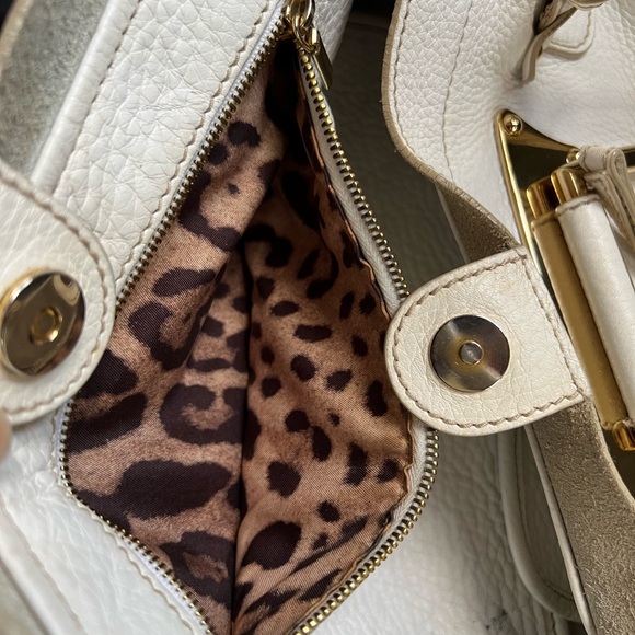 Dolce & Gabbana White Shoulder Bag with Gold Accents - Picture 13 of 16